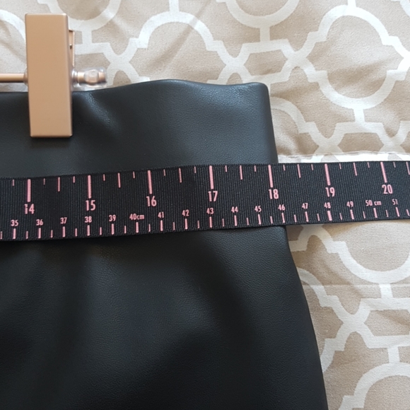 Faux leather pants - Picture 2 of 3